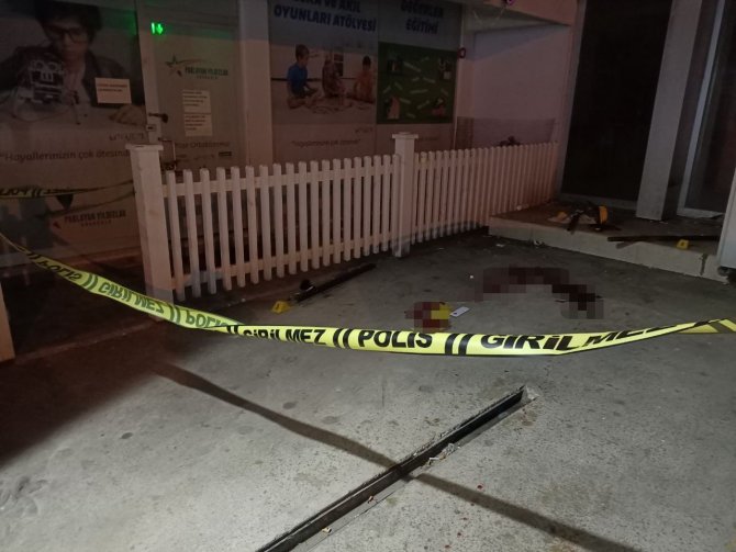 Esenyurt’ta yabancı uyruklu kadın 5’inci kattan düşerek hayatını kaybetti