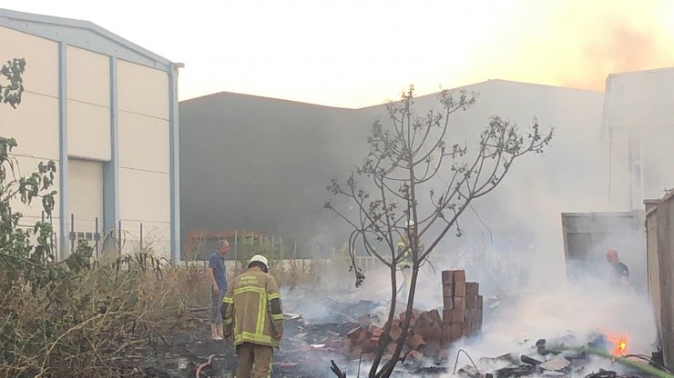 Esnafla tartışınca dikkat çekmek için yangın çıkarmış