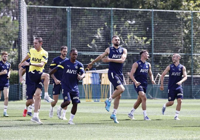 Fenerbahçe, Slovacko maçına hazırlanıyor