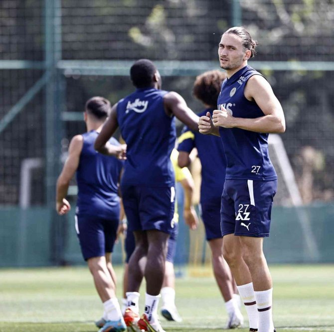 Fenerbahçe, Slovacko maçına hazırlanıyor