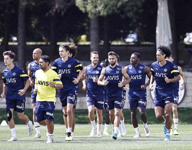Fenerbahçe, Slovacko maçına hazırlanıyor