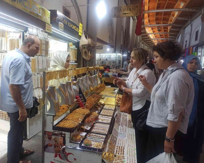 Gerçeği 350 bin, imitasyonu 350 lira