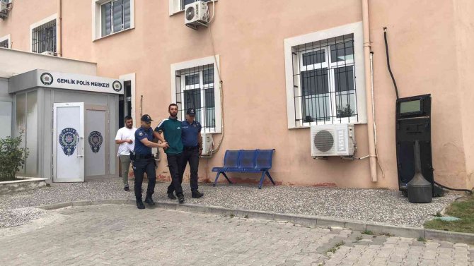 İki noktada kasıtlı yangın çıkaran zanlı yakalandı