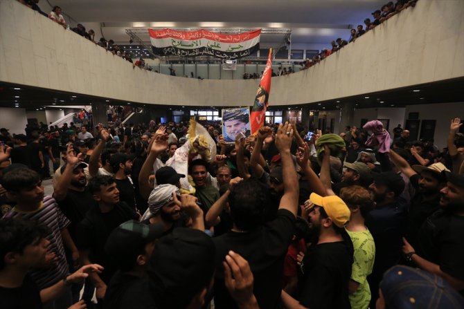 Irak'ta Sadr destekçileri, Yeşil Bölge'deki oturma eylemini sürdürüyor