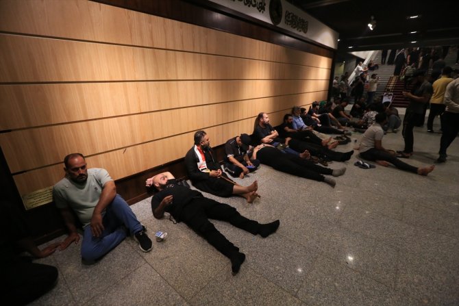 Irak'ta Sadr destekçileri, Yeşil Bölge'deki oturma eylemini sürdürüyor