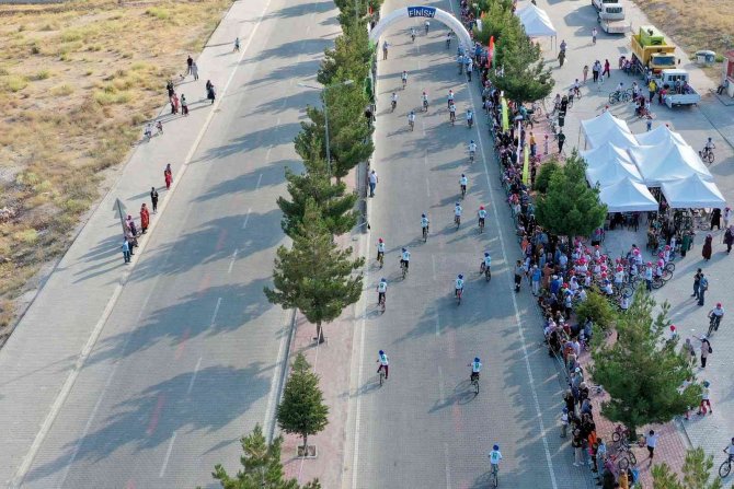 Meram’da Düz Bisiklet Yarışları heyecanı