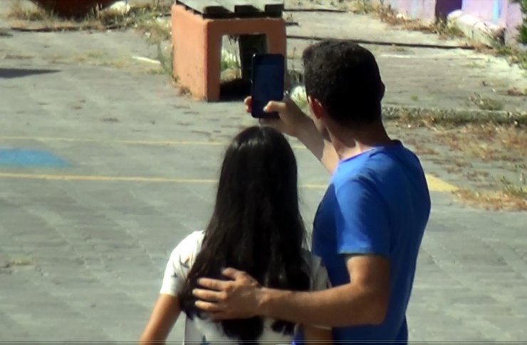 Selfie yaparken sınavı kaçırıyordu