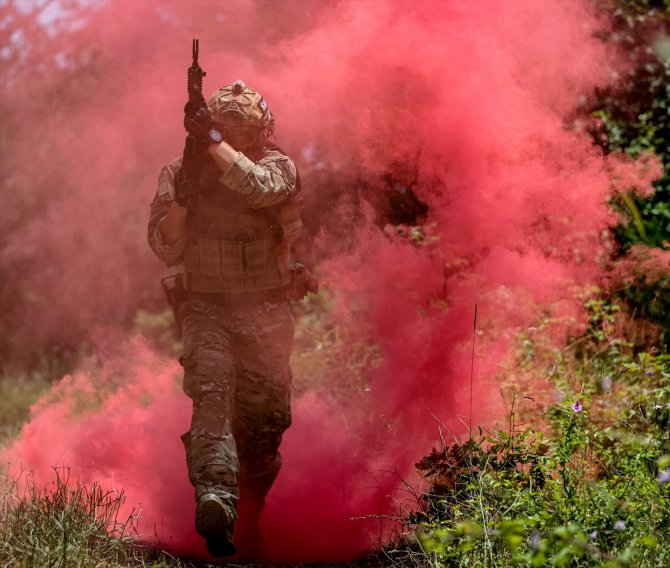 Türk milletinin göğsünü kabartan tim: SAS