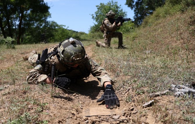 Türk milletinin göğsünü kabartan tim: SAS