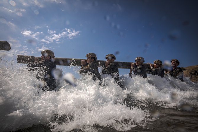 Türk milletinin göğsünü kabartan tim: SAS