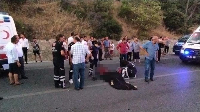 Yolun karşısına geçerken kamyonetin çarptığı adam hayatını kaybetti