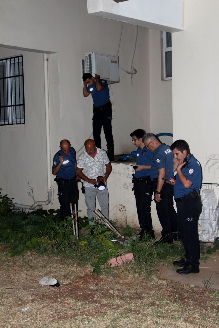 14'üncü kattan beton zemine düşüp, ağır yaralandı