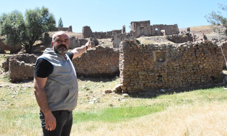 42 yıl önce terk edilen 'gizemli köy'de defineci talanı