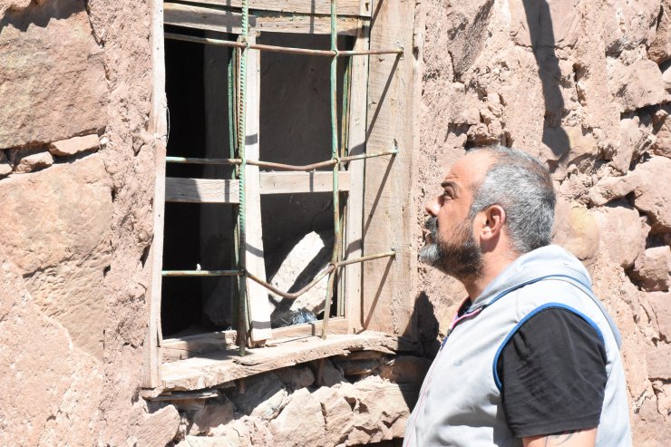 42 yıl önce terk edilen 'gizemli köy'de defineci talanı