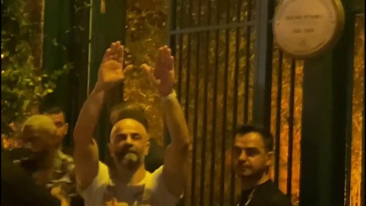 Beşiktaş'ın eski yıldızı Manuel Fernandes gazeteciye saldırdı