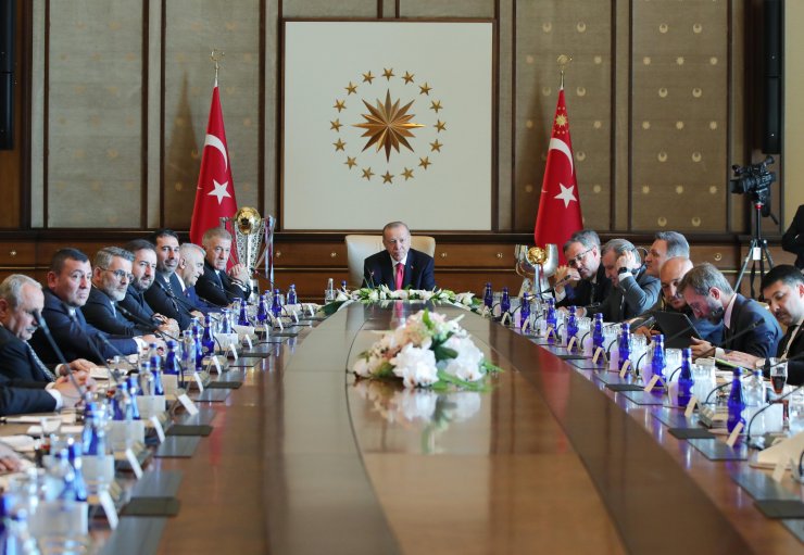 Cumhurbaşkanı Erdoğan, Trabzonspor'u kabul etti