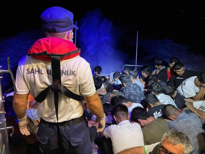 Datça’da ve Bodrum’da 98 göçmen kurtarıldı