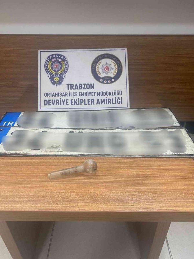 Dur ihtarına uymadı, araçla polise çarpıp kaçtı