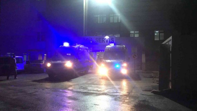 Edirne’de otomobiller kafa kafaya çarpıştı: 10 yaralı