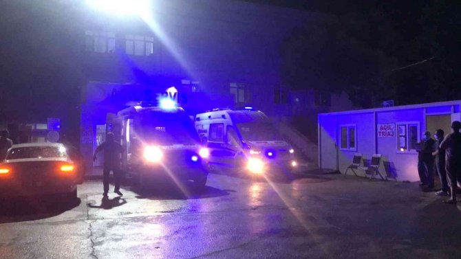 Edirne’de otomobiller kafa kafaya çarpıştı: 10 yaralı