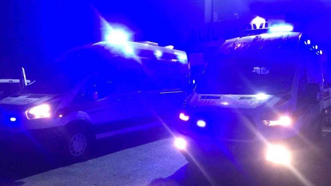 Edirne’de otomobiller kafa kafaya çarpıştı: 10 yaralı