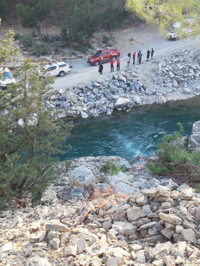 Serinlemek için suya giren gencin cesedi bulundu