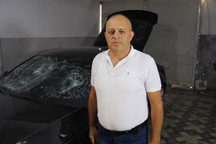 Trafikteki tartışma husumete dönüştü; otomobiline 2 kez taşlı ve sopalı saldırı oldu