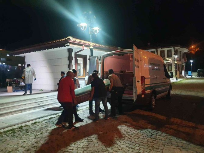 Yolda yürürken kalp krizi geçiren adam hayatını kaybetti