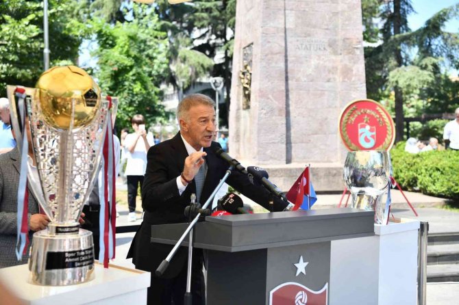 Ahmet Ağaoğlu: “Trabzonspor’un tüm başarıların hepsinde alnı ak, başı dik oldu”