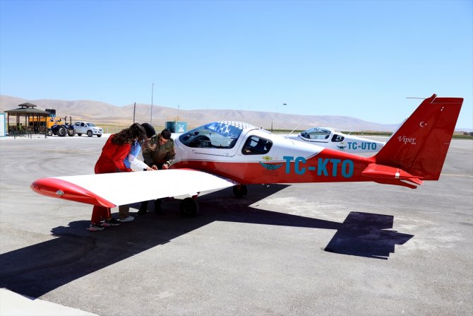 Anne kız aynı okulda pilotaj eğitimi alıyor