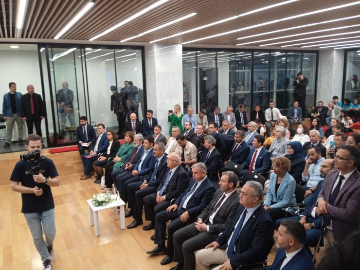 Bakan Özer: Bu eğitim sistemi ne çektiyse yanlış eğitim politikalarından çekti