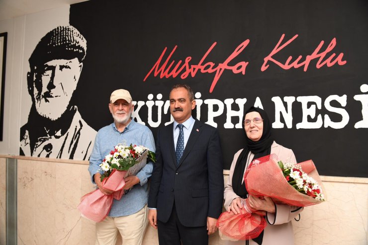 Bakan Özer: Kütüphanesi olmayan okul kalmadı