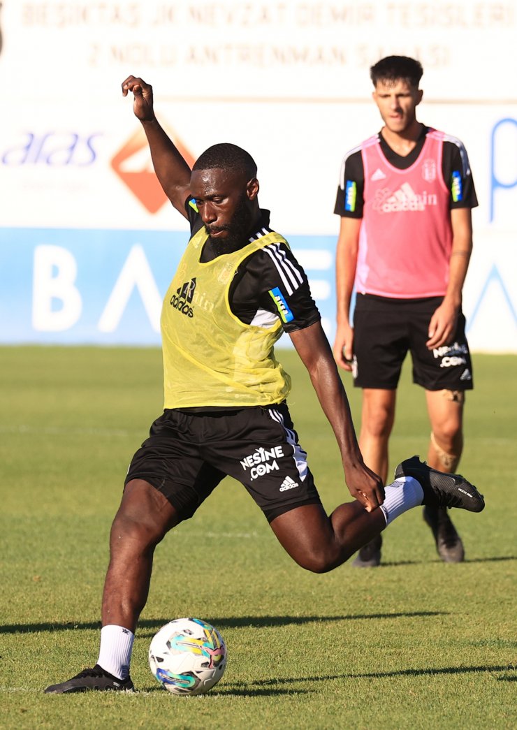 Beşiktaş'ta yeni transfer Masuaku ilk antrenmanına çıktı