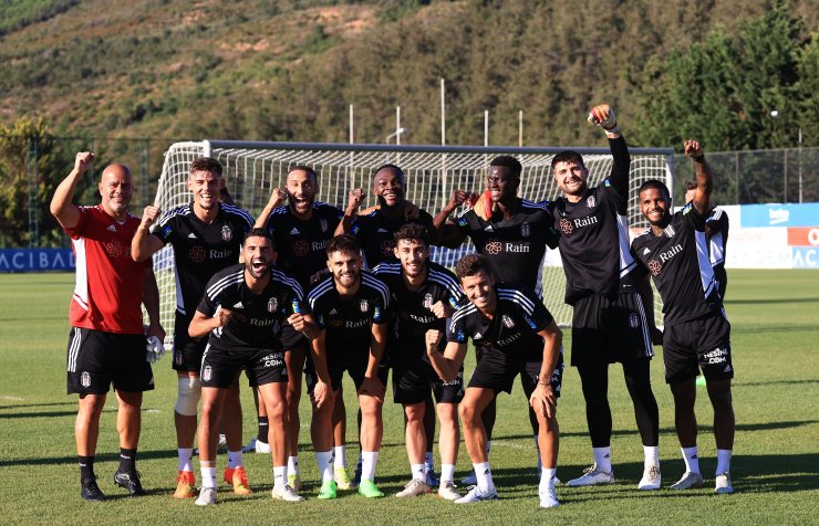 Beşiktaş'ta yeni transfer Masuaku ilk antrenmanına çıktı