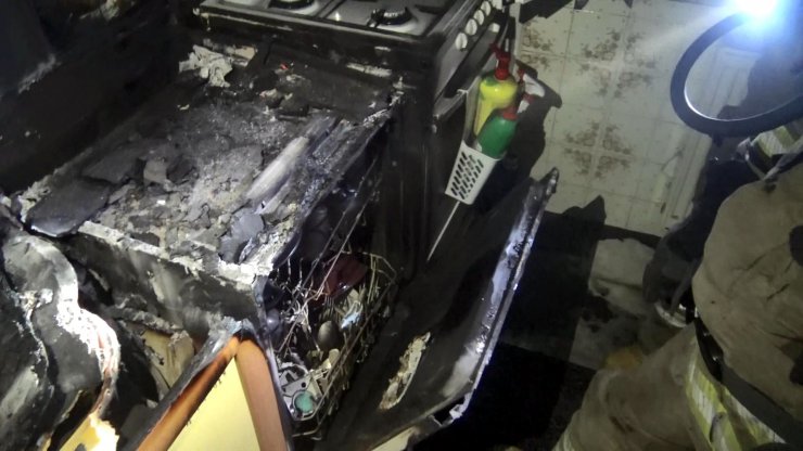 Bulaşık makinesi yangın çıkardı