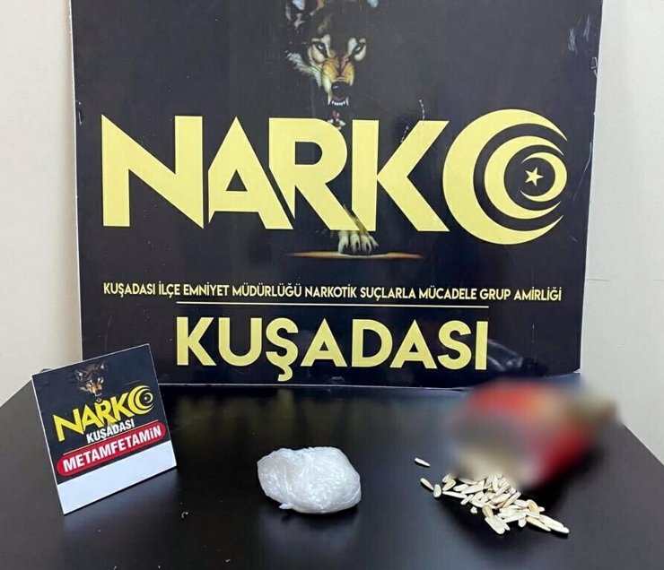 Çekirdek paketindeki metamfetamine 2 tutuklama