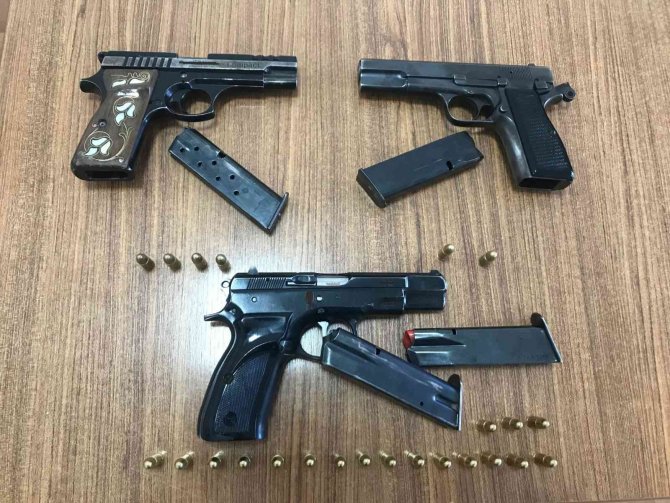 Çorum polisinden ruhsatsız silah operasyonu