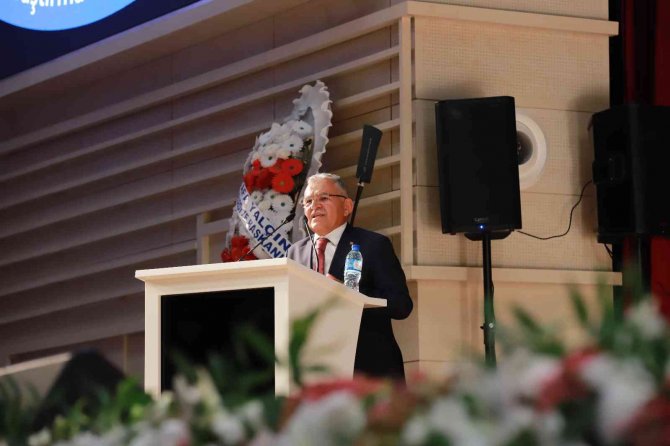 Doktor Başkan’dan diş hekimliği mesleğine ’altın bilezik’ vurgusu