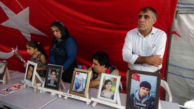 Evlat nöbeti kararlılıkla devam ediyor