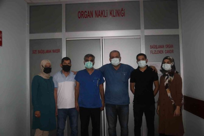 Evlenirken ‘hastalıkta ve sağlıkta’ deyip, kocaları için böbreklerini takas ettiler