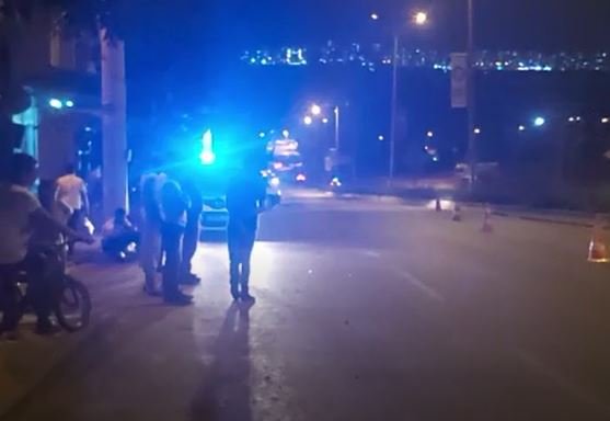 Gaziantep'te ters dönen hafif ticari aracın sürücüsü kurtarılamadı