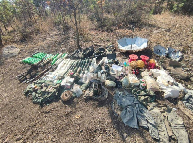 MSB: Pençe- Kilit bölgesinde çok sayıda silah ve mühimmat ele geçirildi