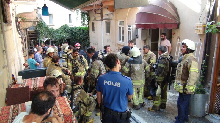 Otelde yangın paniği