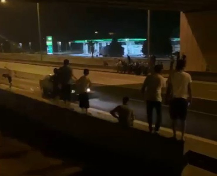 Otoyolda bacak koparan yarış