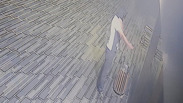 Plazaya 3 el ateş açıldı; o anlar kamerada