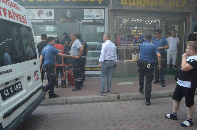 Tavşanlı’da işyerinde yangın