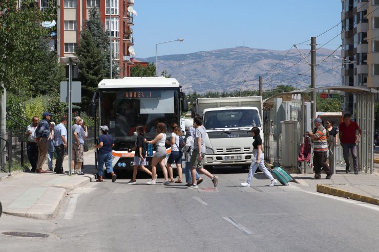 Trafoda yangın çıktı, tramvay seferleri 3 saat durdu