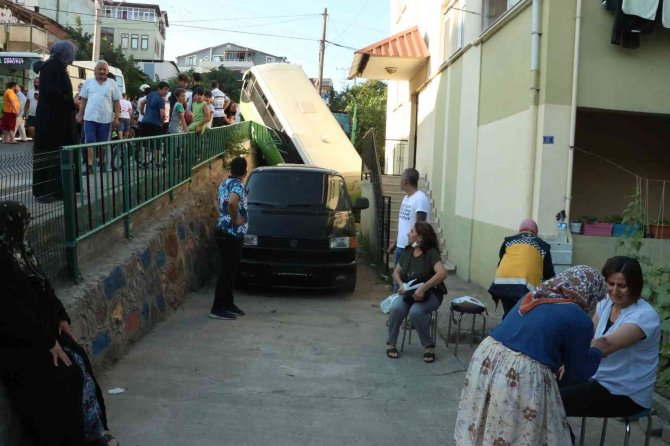 Yolcu dolu otobüs böyle uçtu