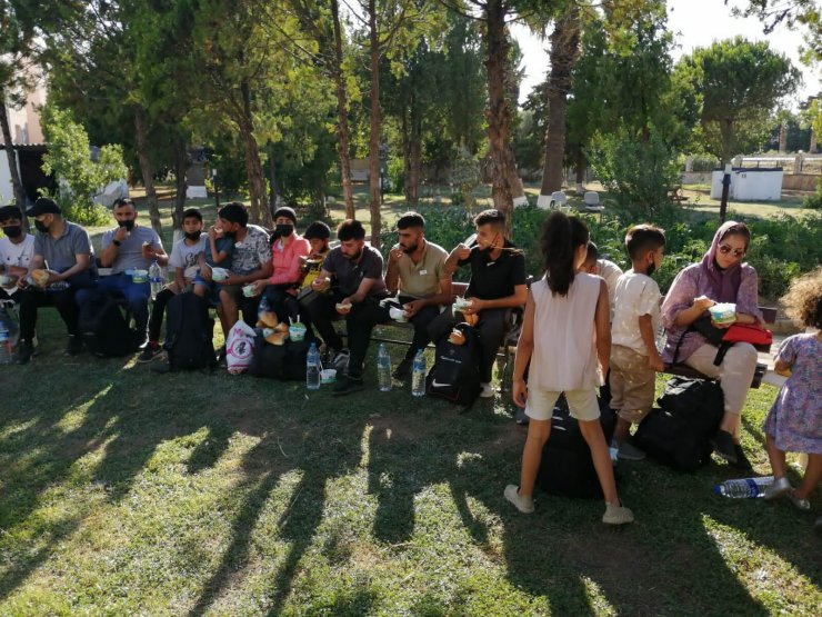 855 kaçak göçmen yakalandı, 2 organizatör tutuklandı