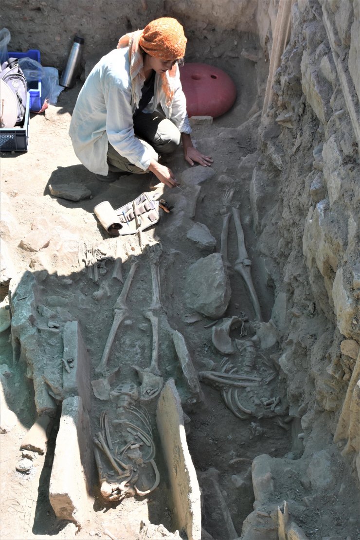 Ayasuluk kazılarında yeni iskeletler bulundu